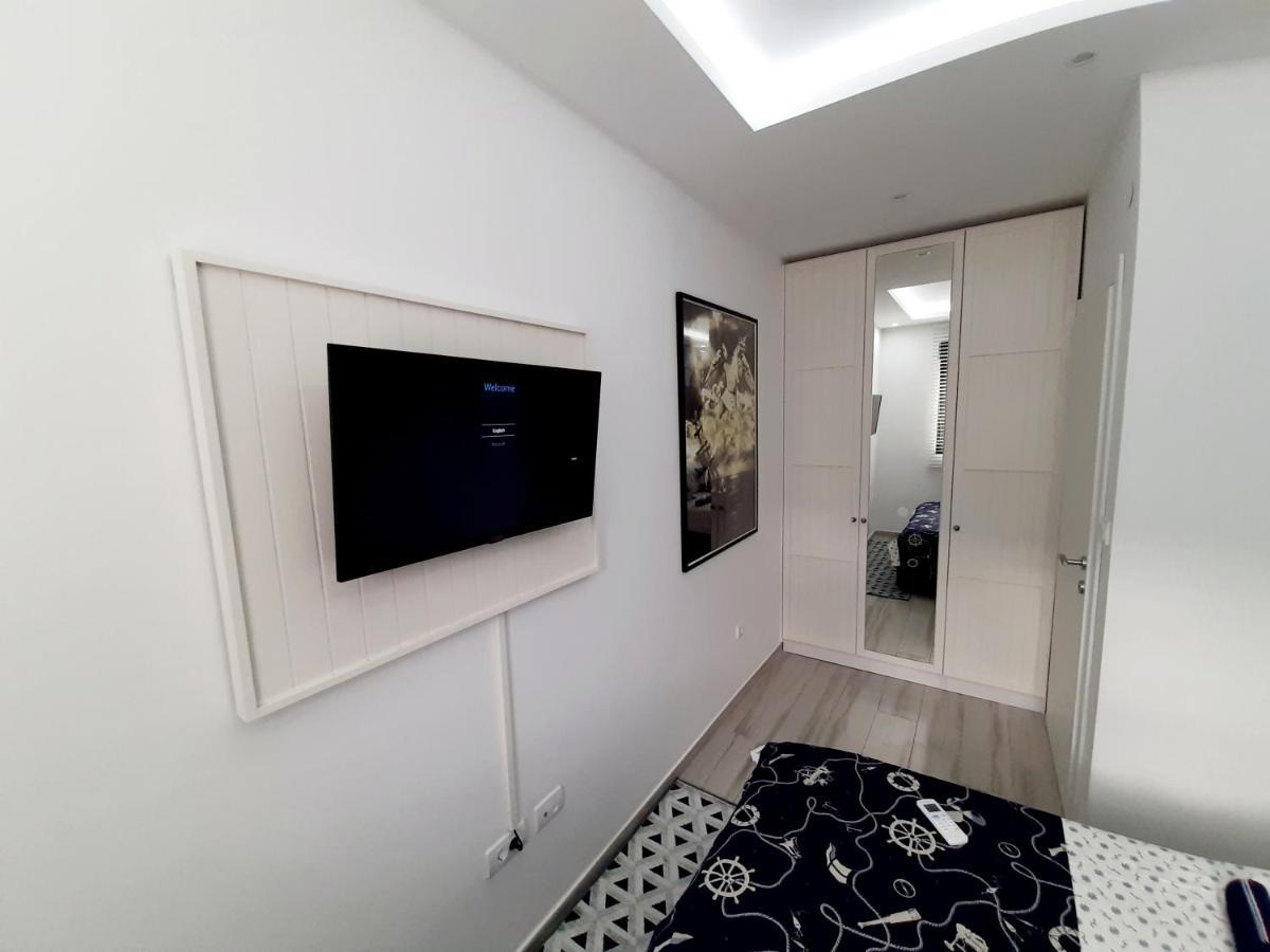 Maritimo Di Cattaro****Lux Apartment With Garage Extérieur photo