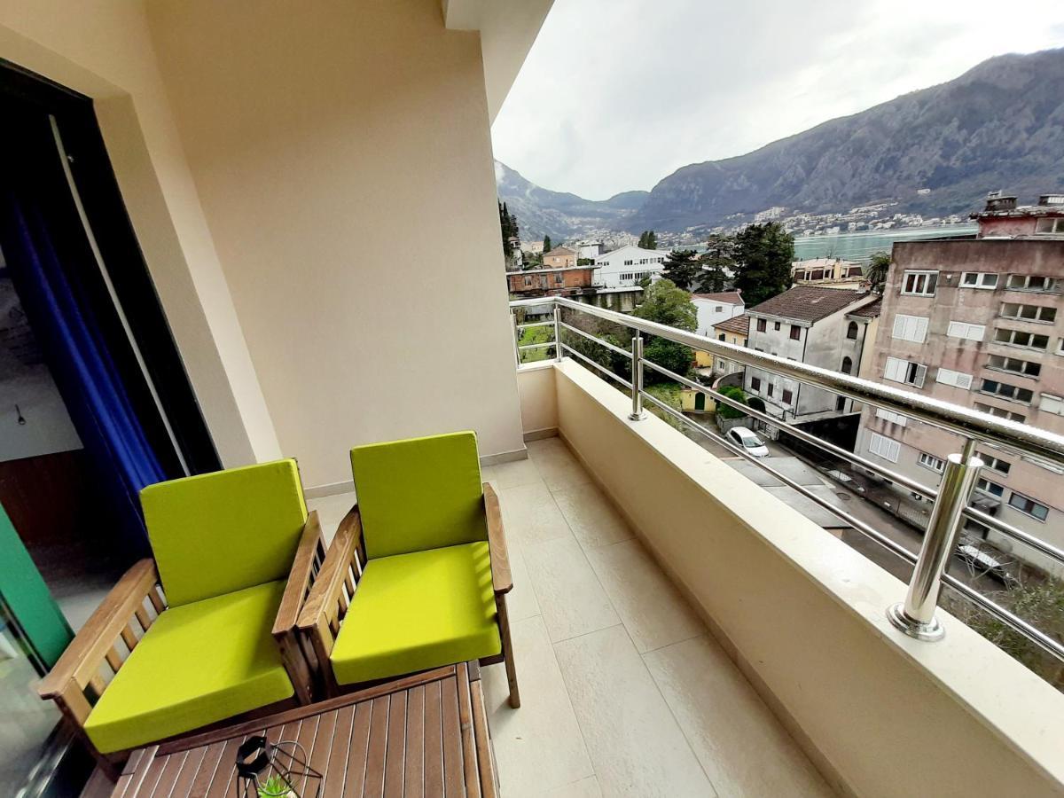 Maritimo Di Cattaro****Lux Apartment With Garage Extérieur photo