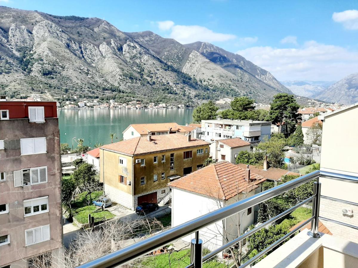 Maritimo Di Cattaro****Lux Apartment With Garage Extérieur photo