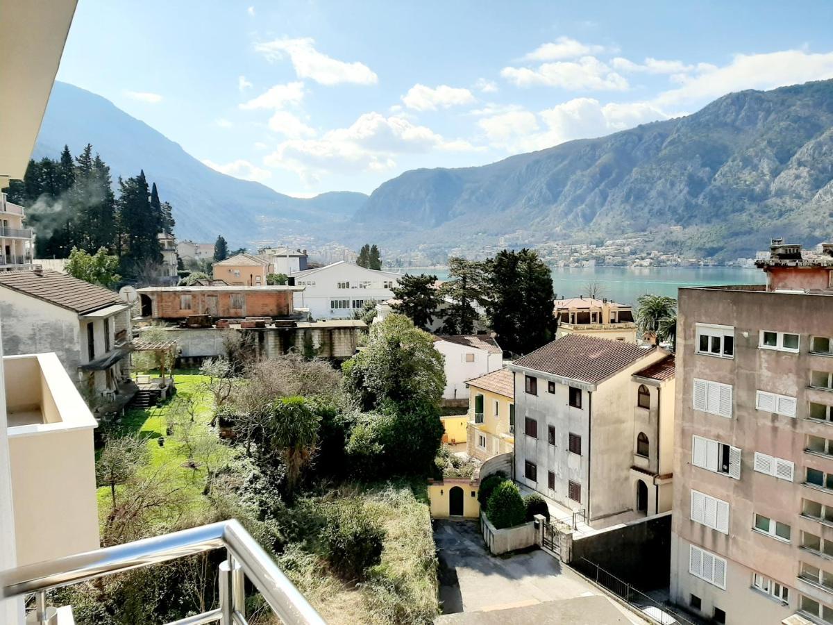 Maritimo Di Cattaro****Lux Apartment With Garage Extérieur photo