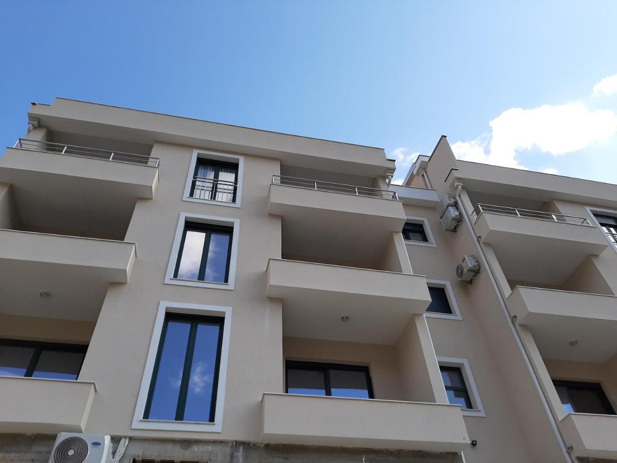 Maritimo Di Cattaro****Lux Apartment With Garage Extérieur photo